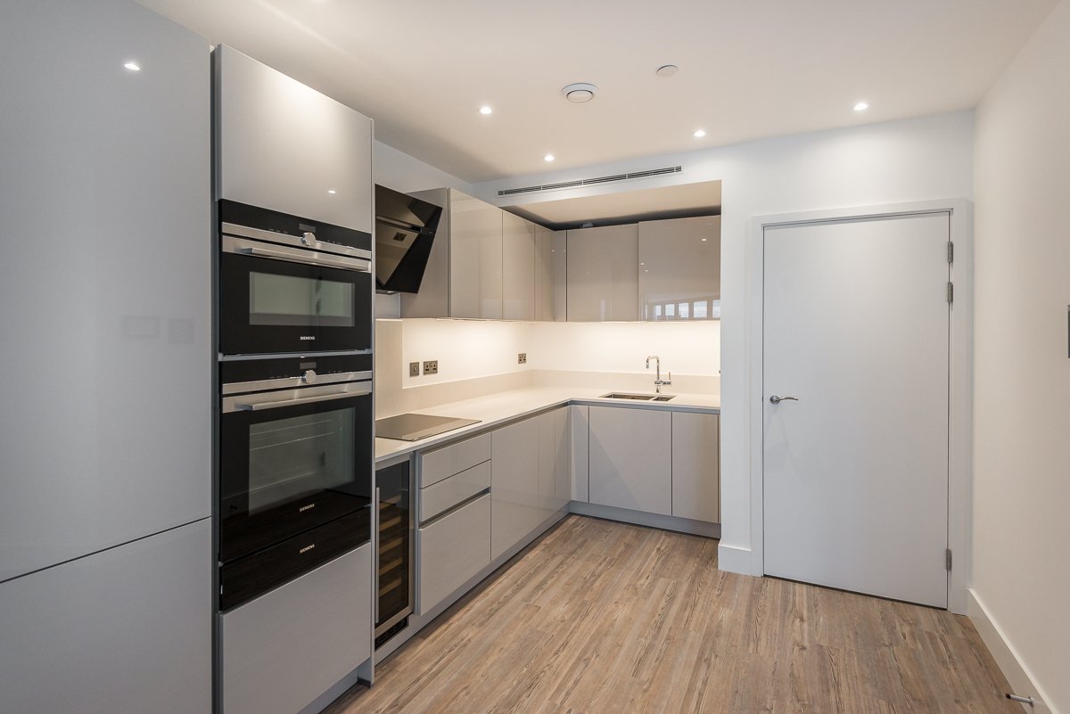 2 bedrooms apartments/flats to sale in Wiverton Tower, 4 New Drum Street, London-image 3