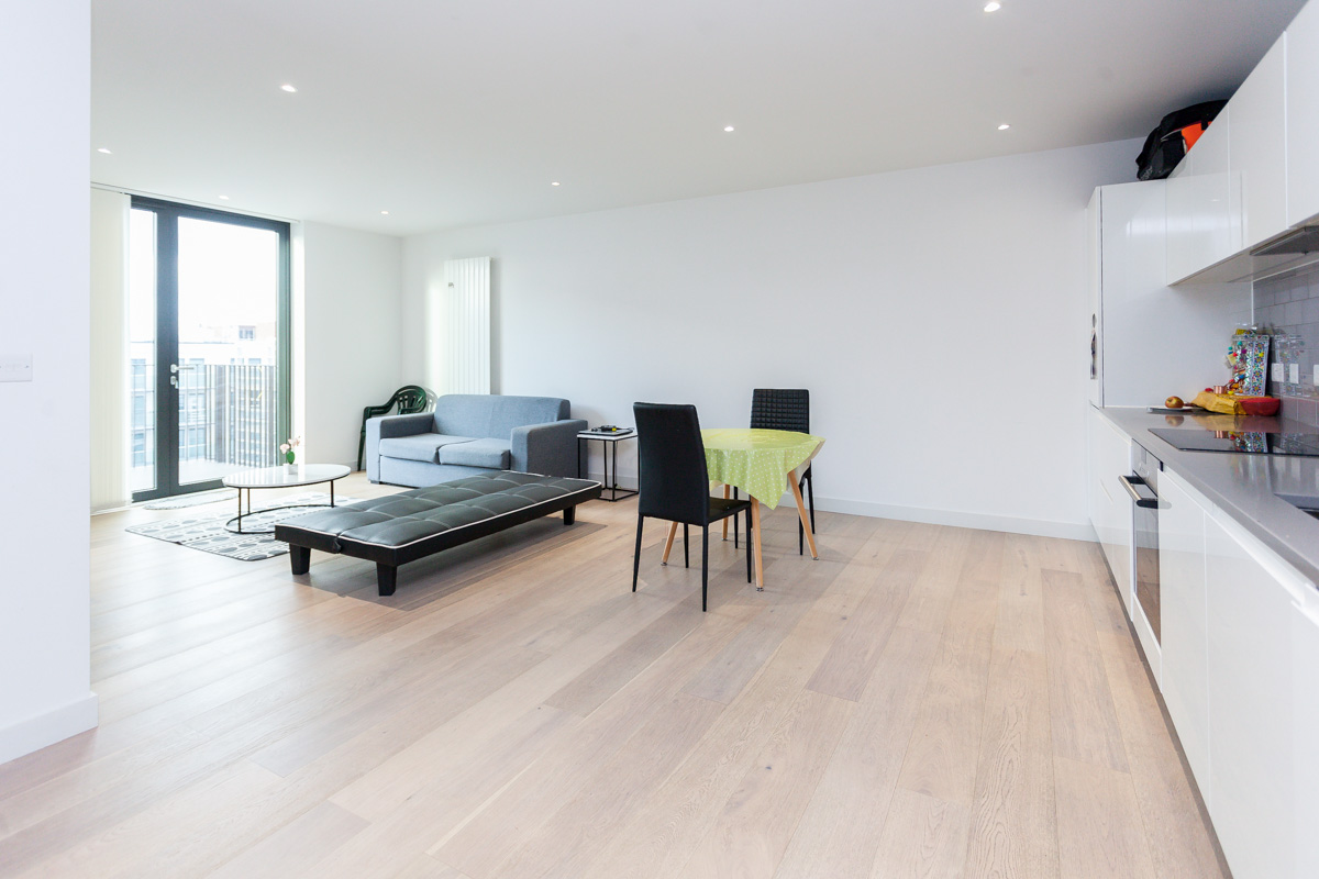 1 bedroom apartments/flats to sale in Rope Terrace, Royal Docks, London-image 8