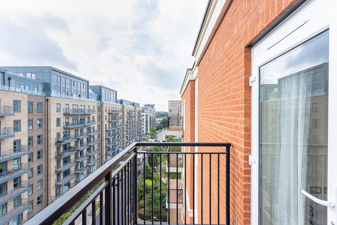 2 bedrooms apartments/flats to sale in Beaufort Square, Colindale, London-image 8