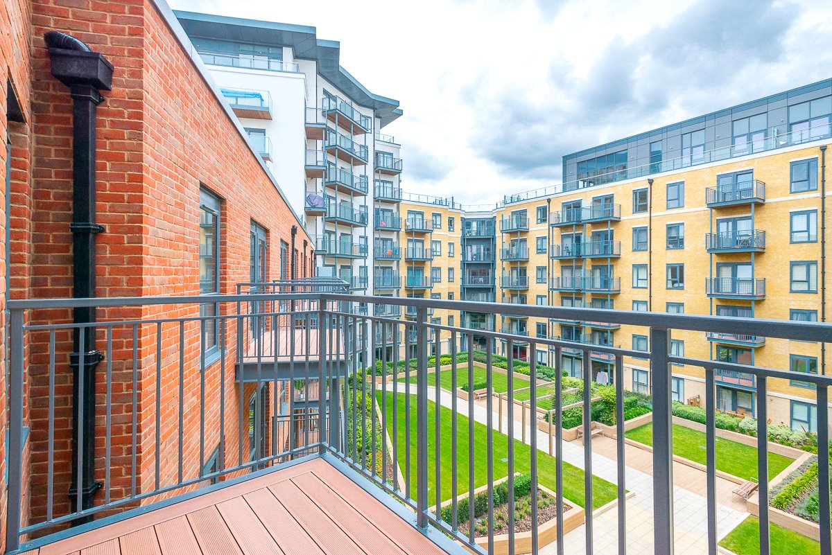 1 bedroom apartments/flats to sale in Castleton House, 26 Aerodrome Road, Colindale-image 3