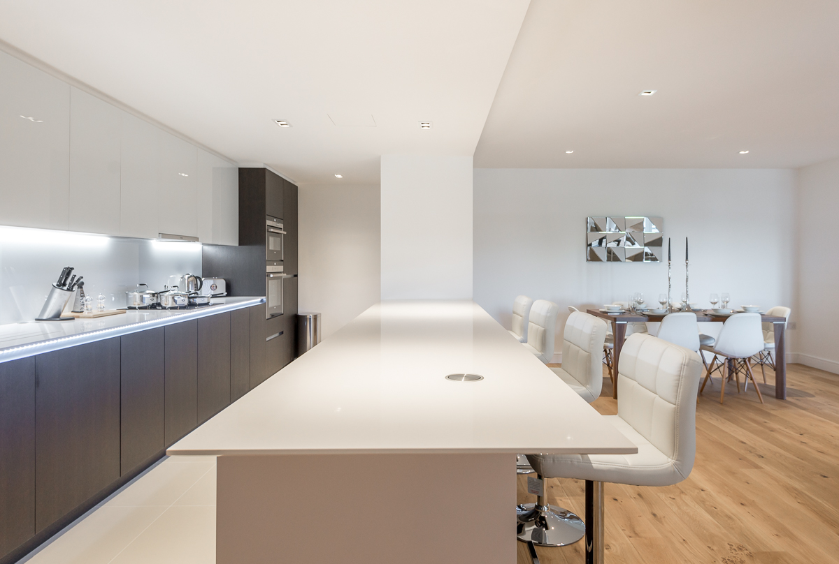 2 bedrooms apartments/flats to sale in Kew Bridge Road, Brentford, London-image 2