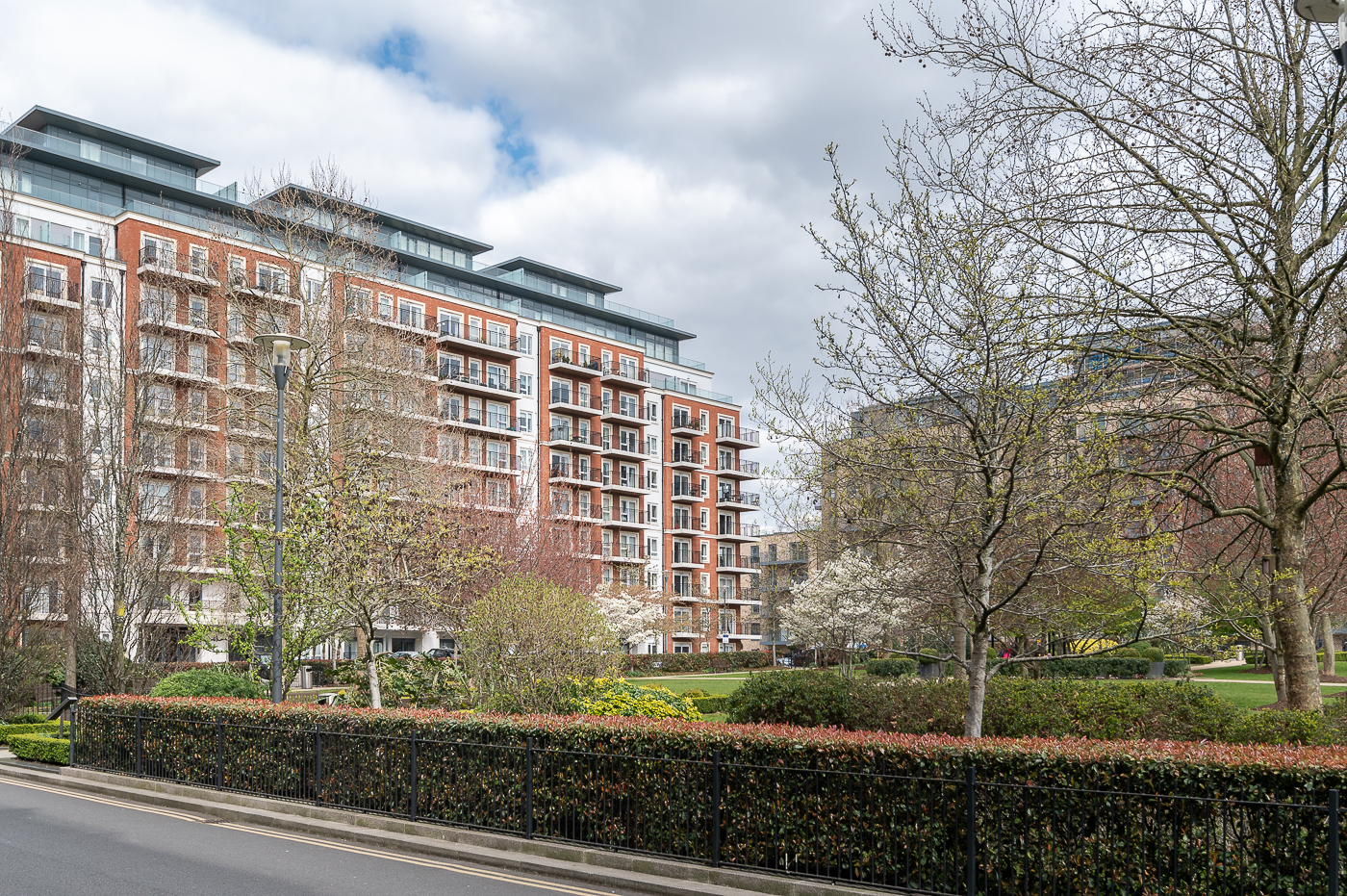 1 bedroom apartments/flats to sale in Beaufort Square, Beaufort Park, London-image 4