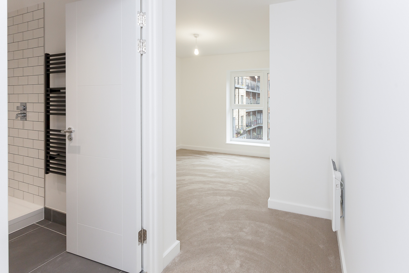 2 bedrooms apartments/flats to sale in Beaufort Square, Collindale, London-image 3