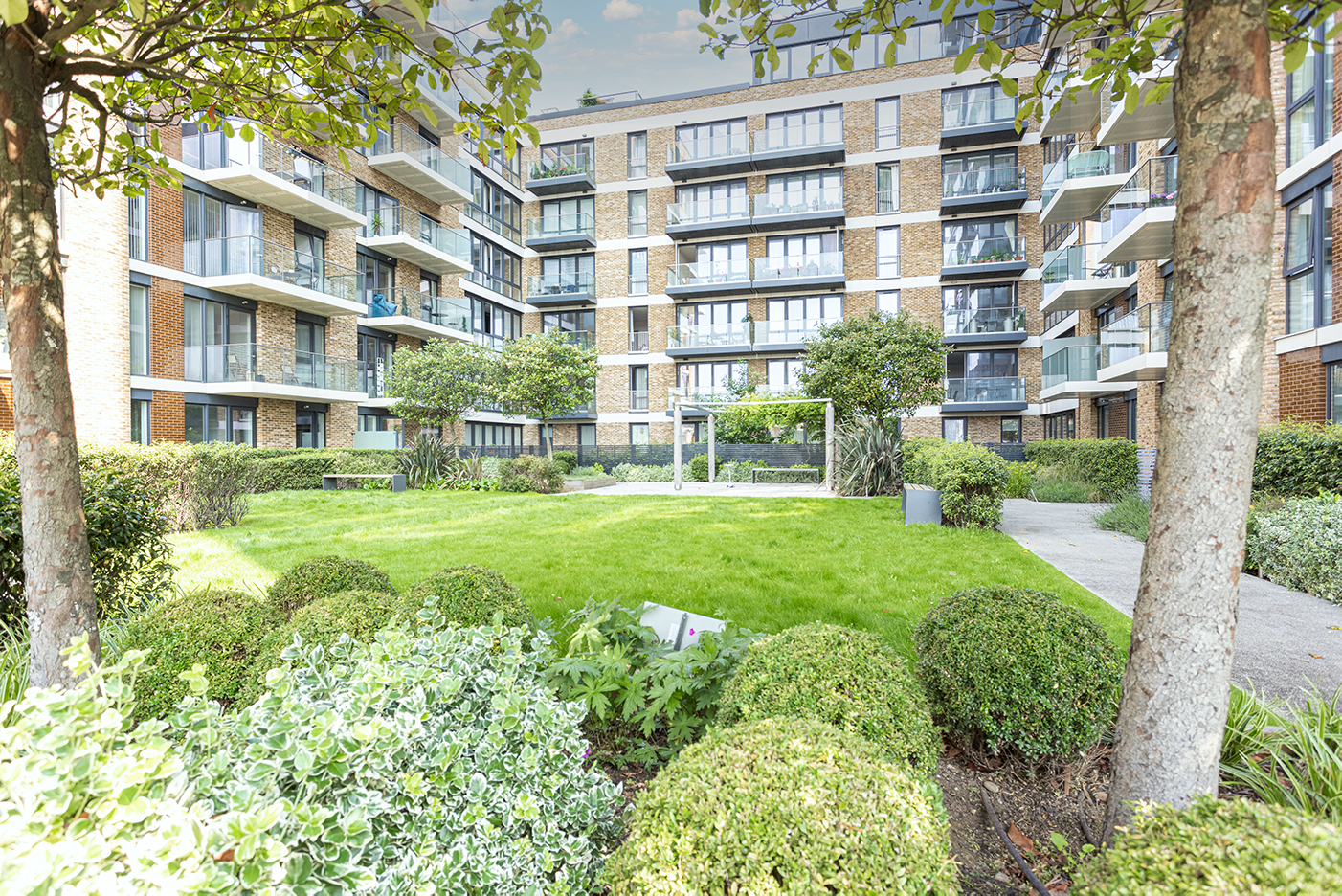 2 bedrooms apartments/flats to sale in Plumstead Road, Woolwich, London-image 13