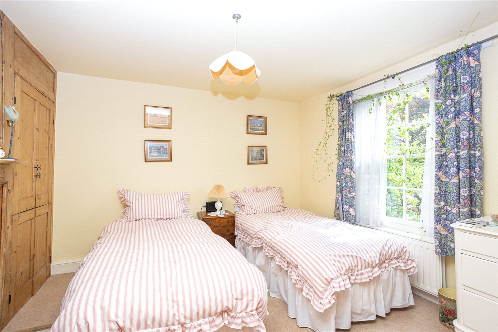 2 bedrooms to sale in Benhams Place, Hampstead Village-image 4