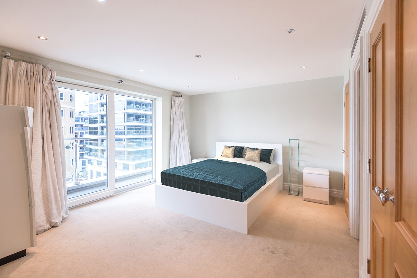 3 bedrooms apartments/flats to sale in The Boulevard, Imperial Wharf, London-image 9