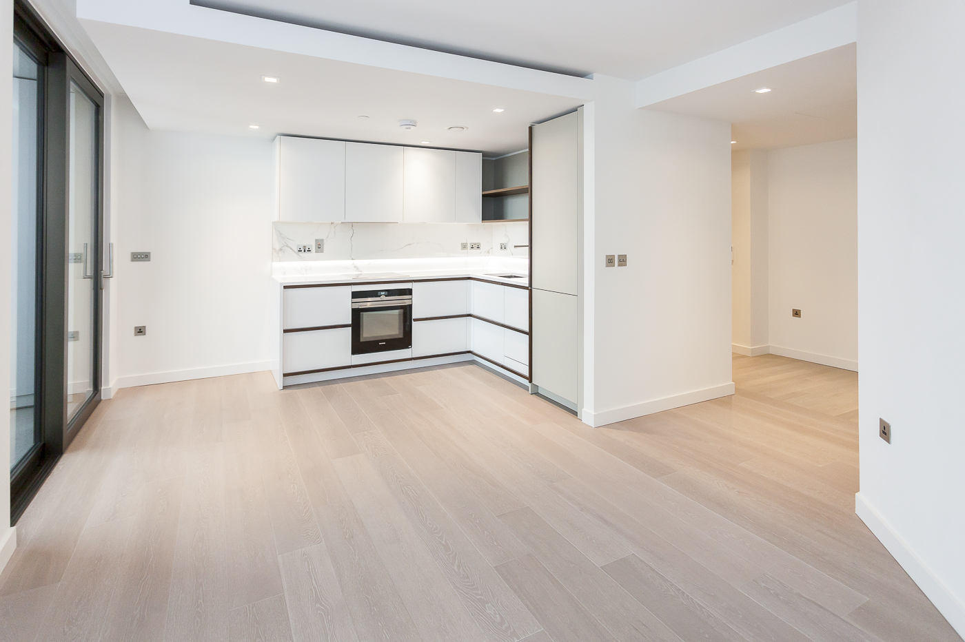 1 bedroom apartments/flats to sale in The Westmark, West End Gate, Paddington-image 5
