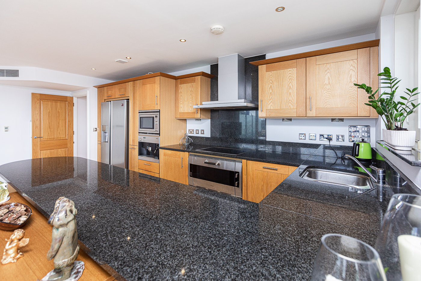 2 bedrooms apartments/flats to sale in Lensbury Avenue, Imperial Wharf, Fulham-image 3