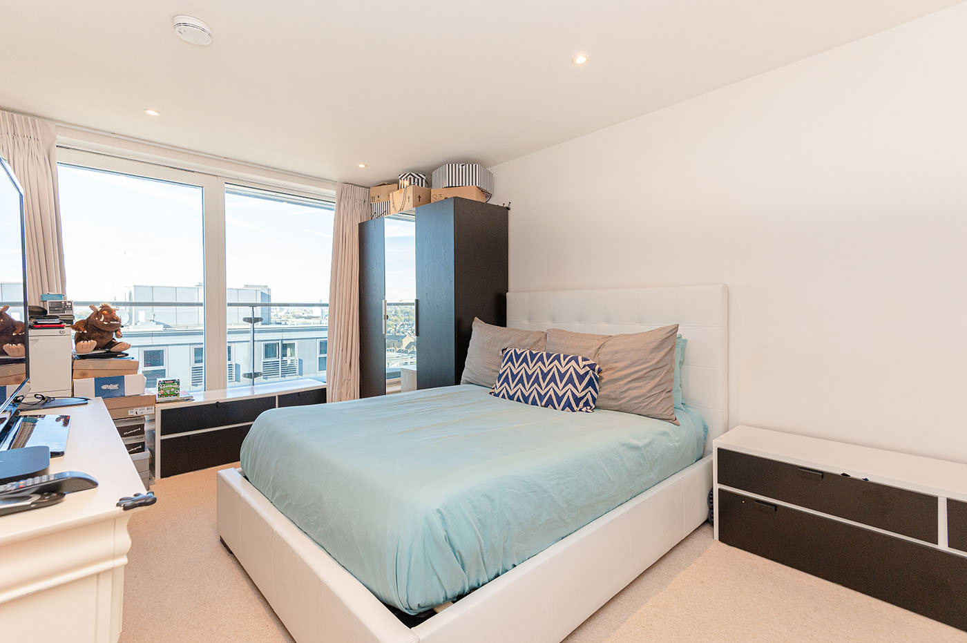 3 bedrooms apartments/flats to sale in The Boulevard, London-image 22