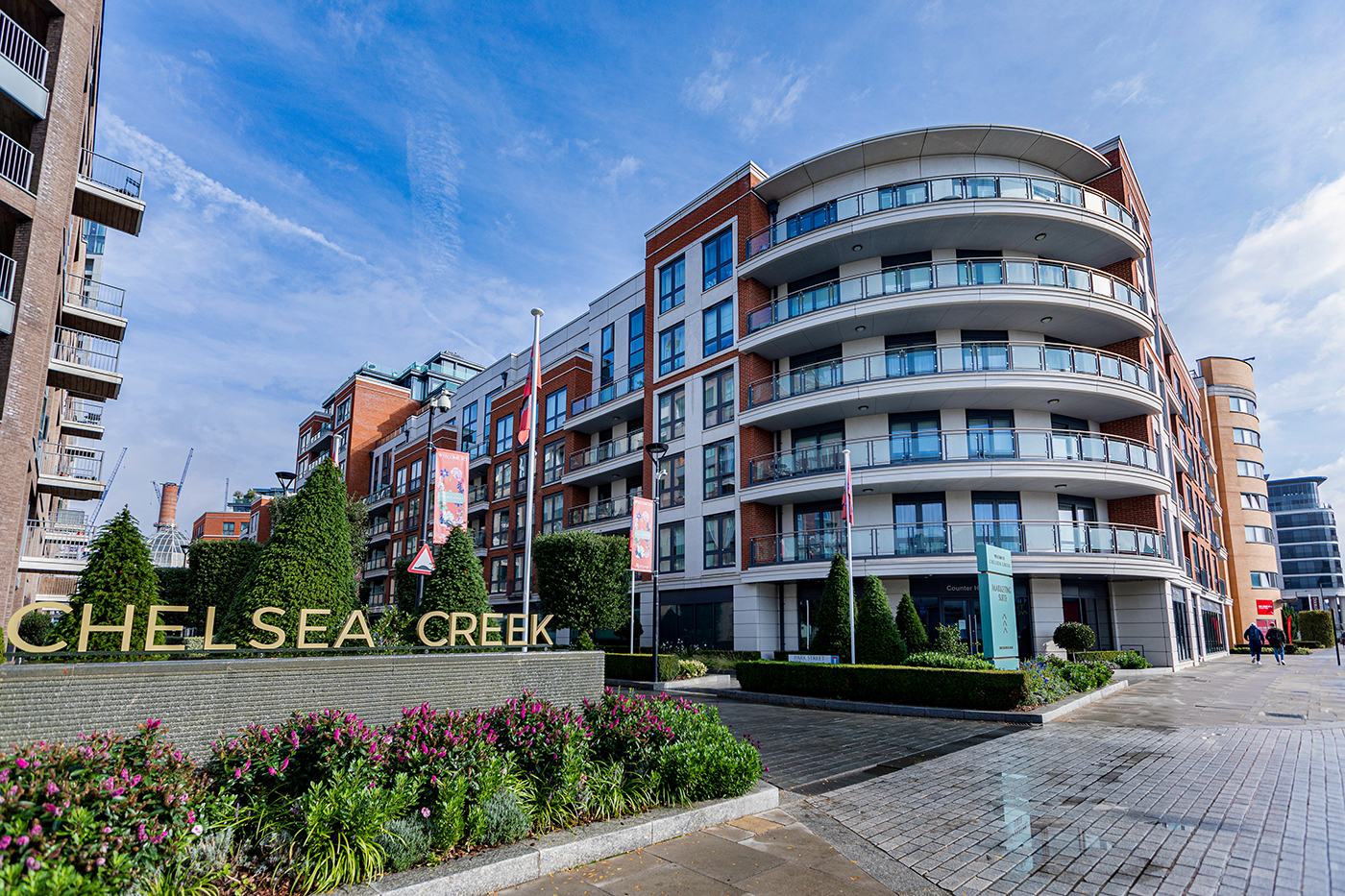 1 bedroom apartments/flats to sale in Park Street, Chelsea Creek, London-image 1