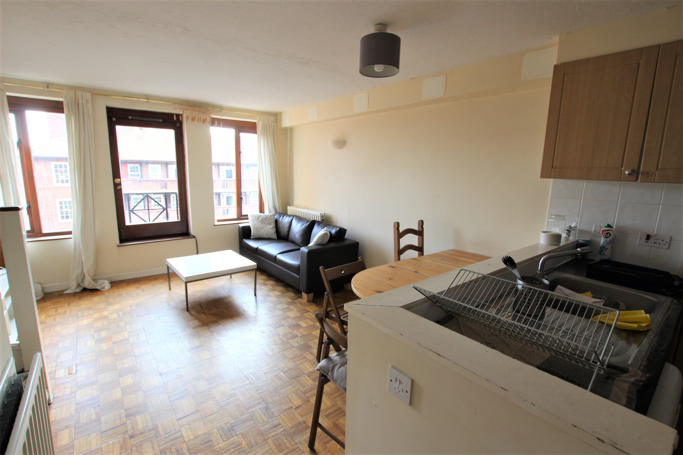 Three Bedroom Flat to Rent - Wapping